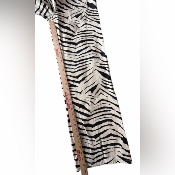 Nasty Gal Zebra Print Sleeveless Jumpsuit size 4 NWT - Picture 11 of 15